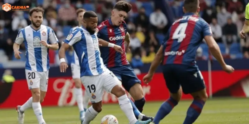 Không khí RCDE Stadium trước trận Espanyol vs Levante